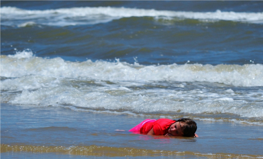 Resting in the Waves (1024x684)